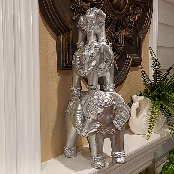 18" Silver Glam Elephant Trio Sculpture - Picture 5 of 10